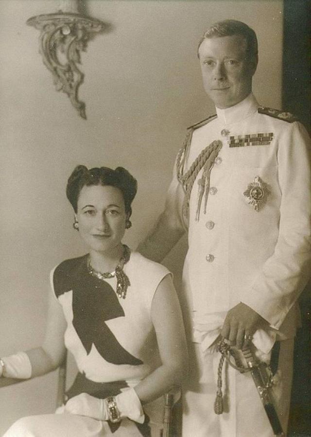 温莎公爵夫人珠宝拍卖,温莎夫人奢华珠宝