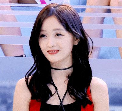 假胸、假屁股、假腹肌、假肩膀，这些明星身上还有什么是真的？