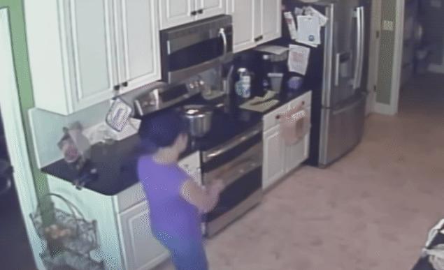 一声巨响高压锅爆炸,一声巨响男子从天而降