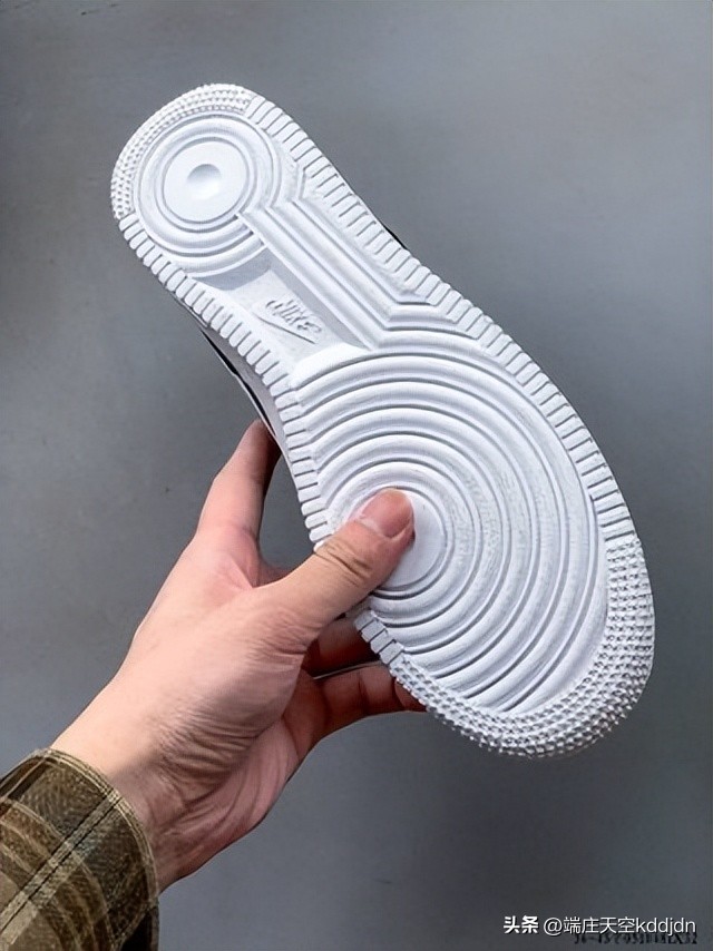 联名板鞋情侣低帮空军一号,空军一号板鞋低帮