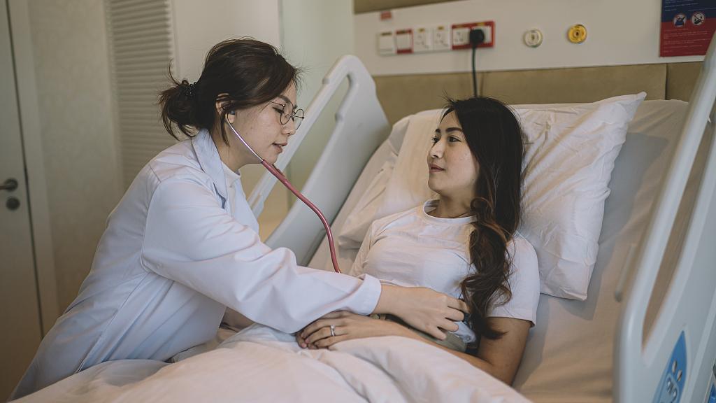 卵巢癌一发现就是晚期吗,卵巢癌发现肝上有病灶