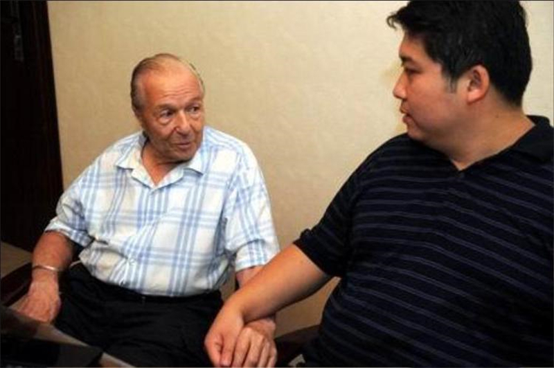 中国小伙报答在瑞士的八十岁房东,中国小伙报答瑞士房东最后的日子