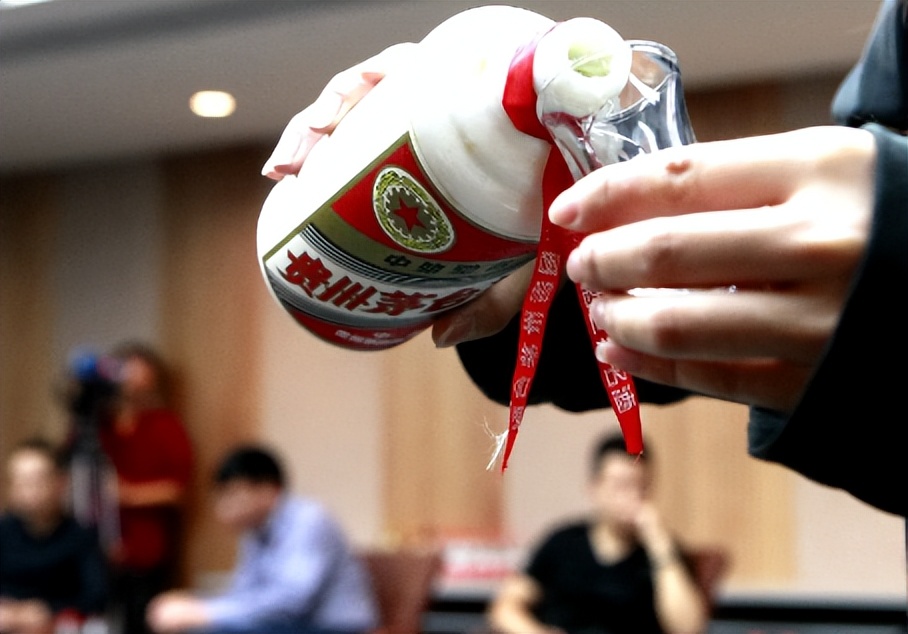 如何大量购买茅台酒,高价购买酱香型白酒