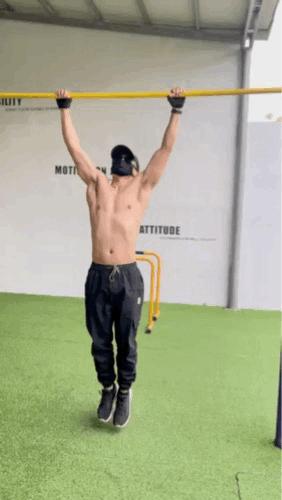 进阶引体沉肩,引体最有效的训练方法