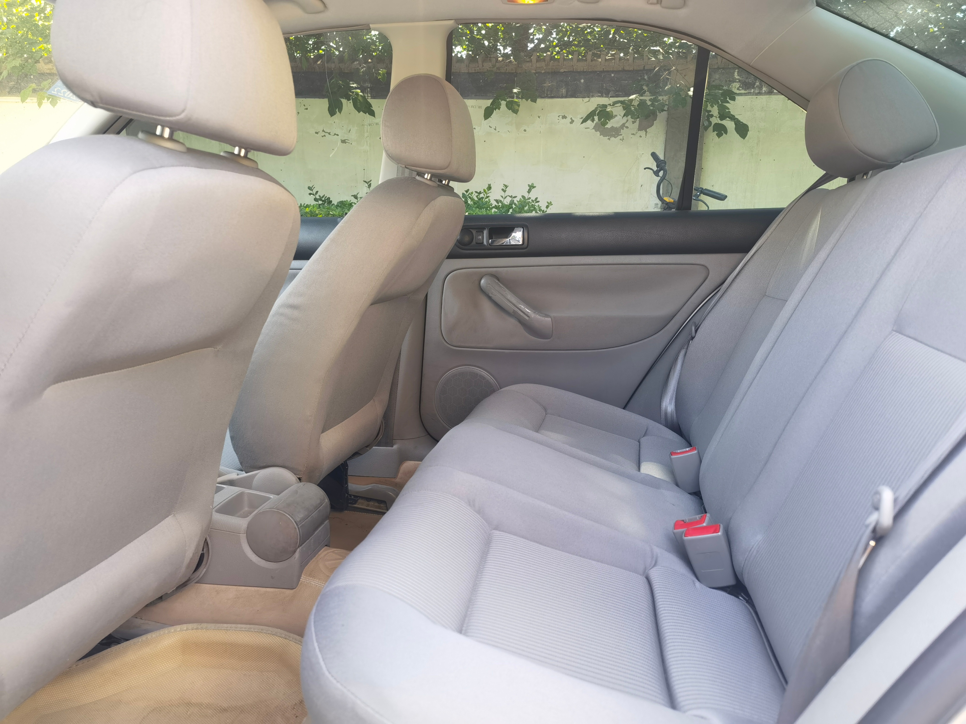 19年6万公里新宝来还值多少钱,宝来前保险杠喷漆多少钱一个