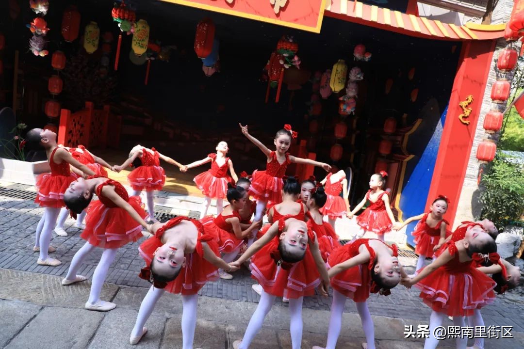 小学迎国庆快闪歌唱祖国,快闪庆祝祖国生日小学生