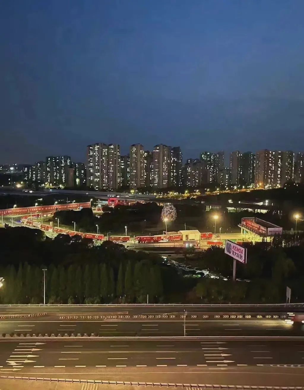 上海抗疫想胜利，必须干掉“沪弄鬼”