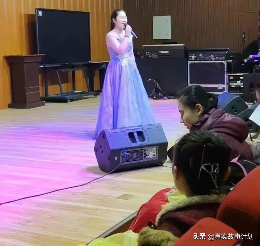 盲人少女励志上大学,盲人女孩考上大学励志视频