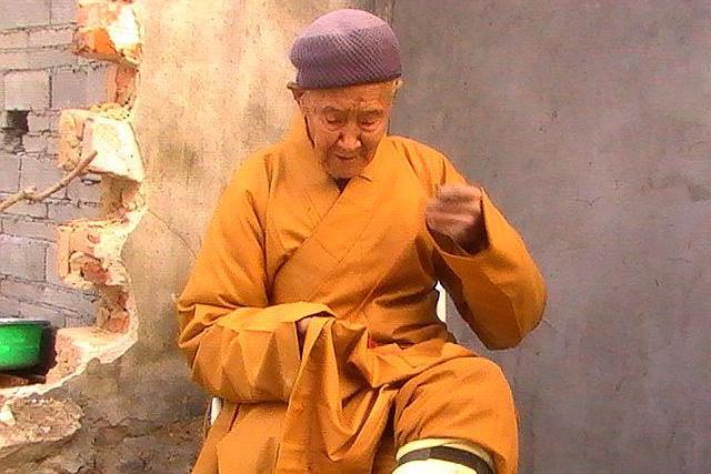 112岁不老僧,以戒为师,一句南无阿弥陀佛,念了92年