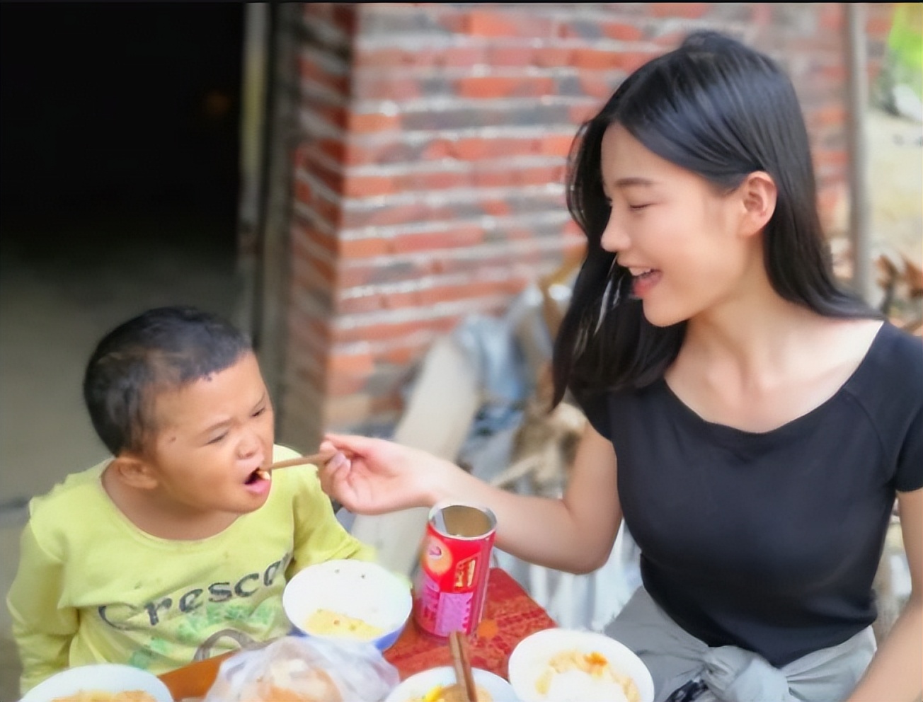 以前的小马云对比现在的小马云,小马云走红四年被抛弃