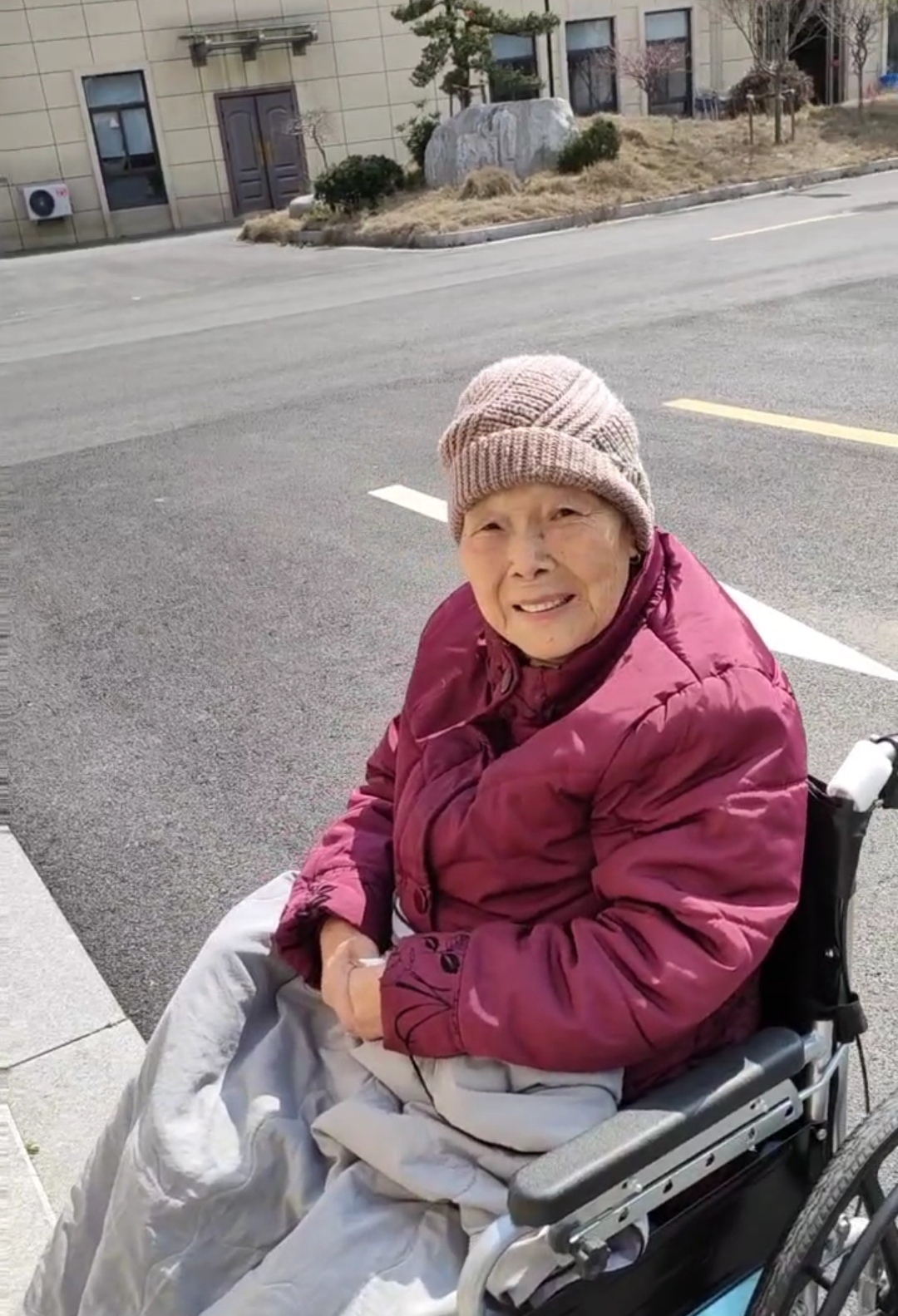 老娘的幸福从来都是自己给的,我的老娘