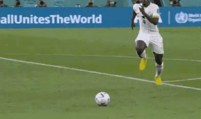 c罗假摔赢得的点球有多少,c罗为什么会被梅西假摔