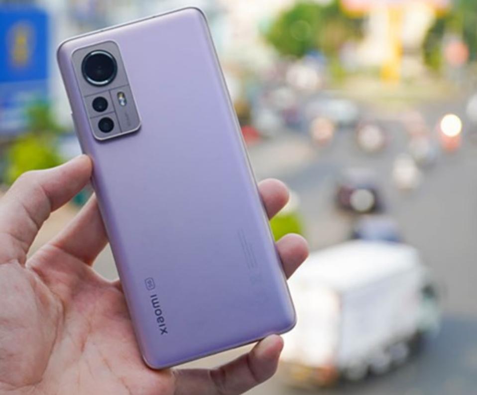 顶配旗舰跌至2499元,直面屏旗舰跌至2699元