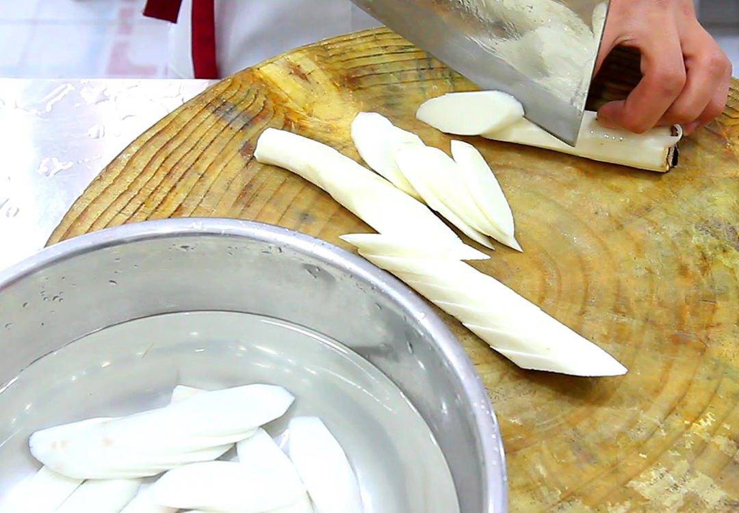 秋吃白冬吃黑春吃什么,秋季滋阴养肺吃什么