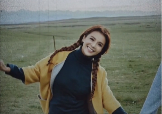 朱迅一家三口照顾瘫痪公公,朱迅和丈夫吃饭