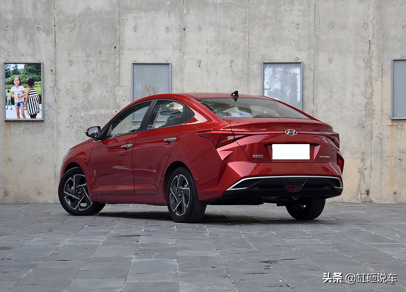 现代悦纳有天窗有无钥匙进入,自动17年现代悦纳无天窗