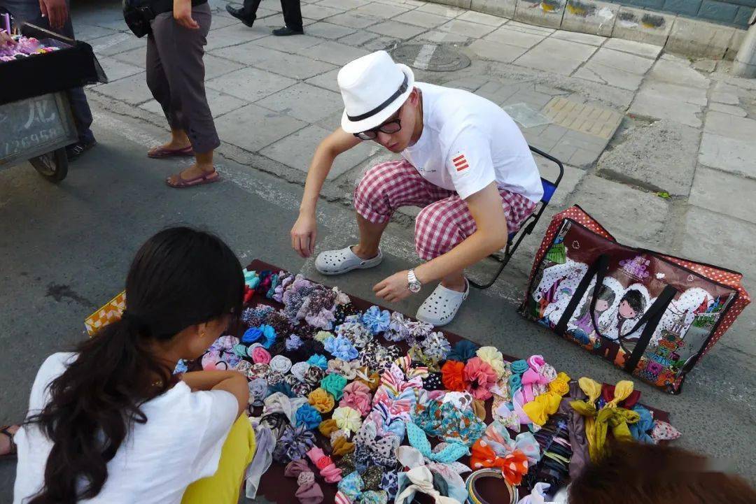 摆地摊日入9000吗,摆地摊日入九千