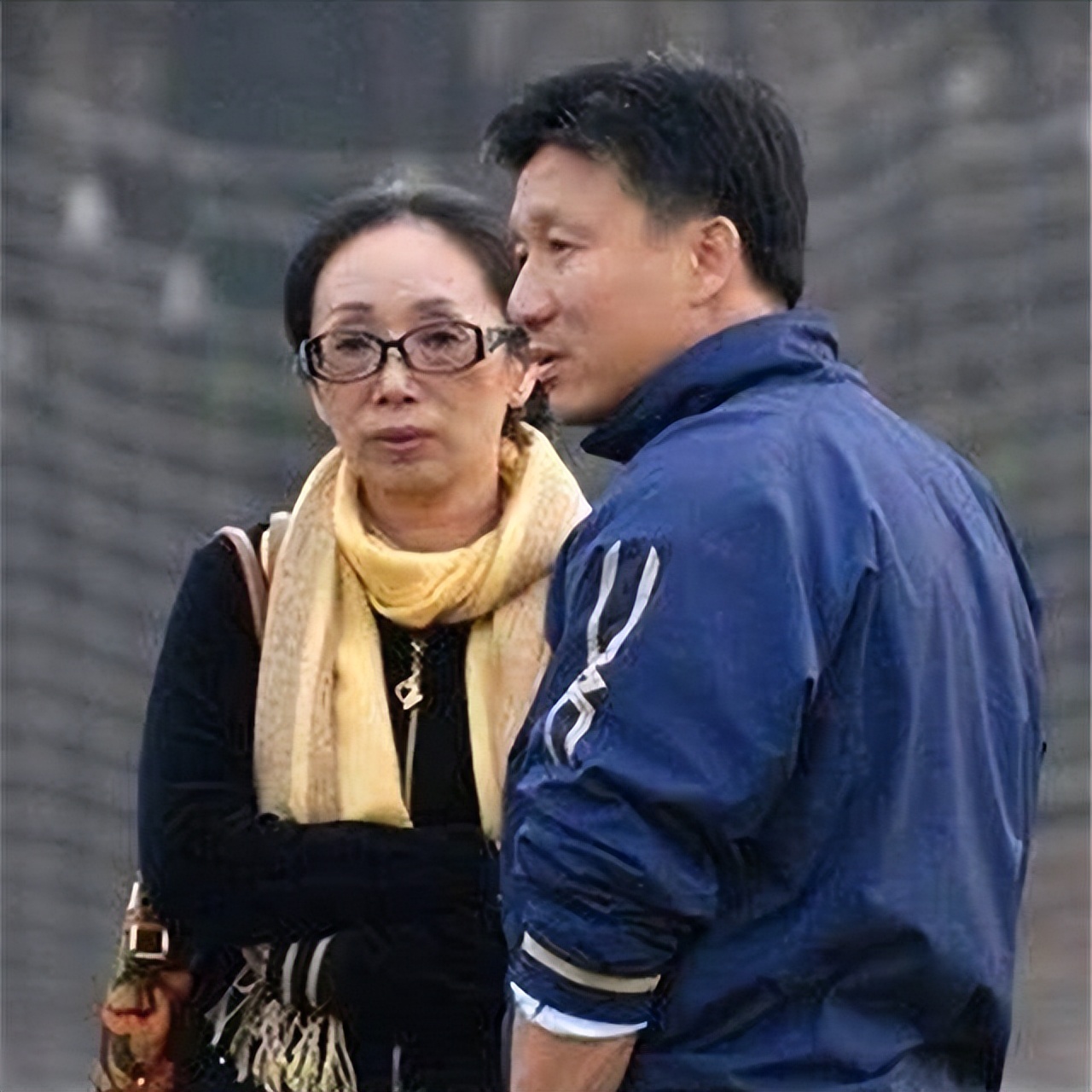 23岁女富豪生活奢靡,黑龙江女首富离婚