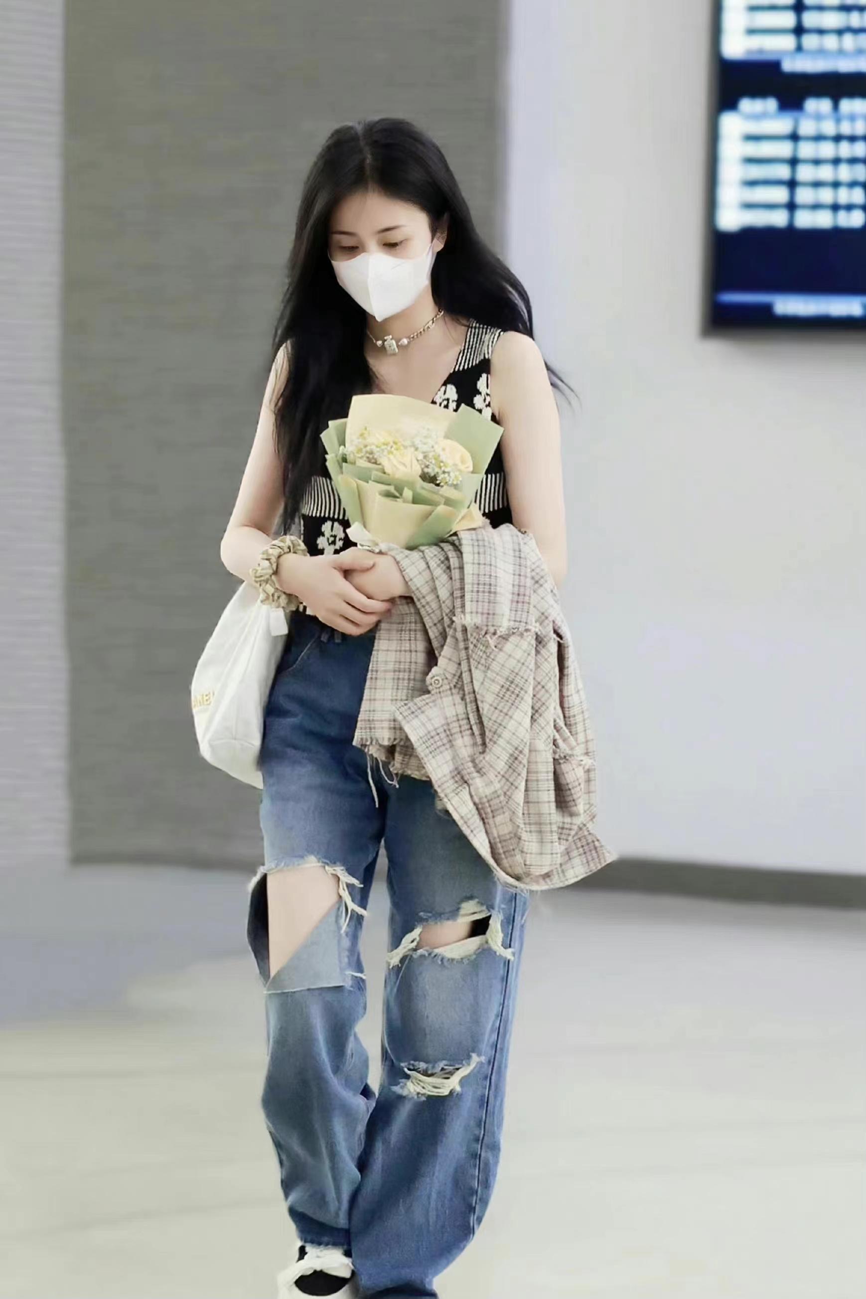 肯豆和mai撞衫,肯豆撞衫周冬雨