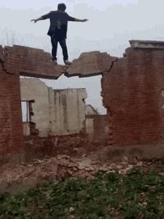 女朋友的房间里找到的工具,她说是手电筒,真以为我不懂吗?