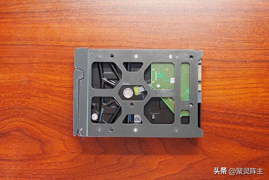 威联通nas详细教程,威联通nas快速入门