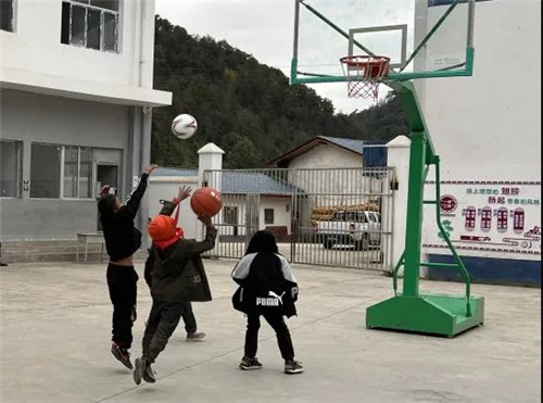 为中国足球梦想助力,为农村孩子筑梦爱心公益活动