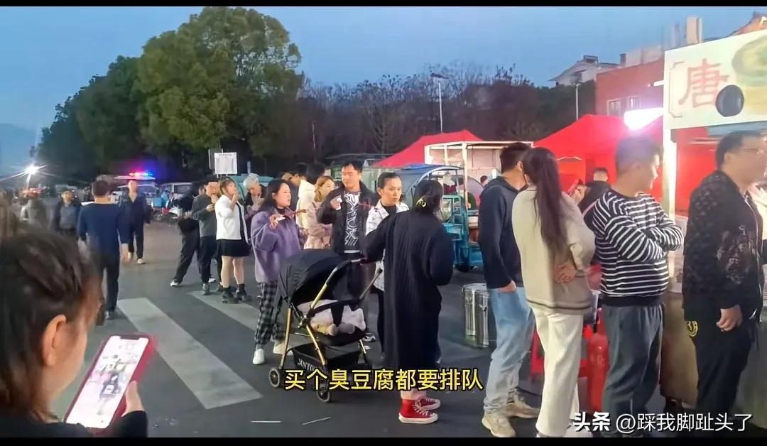 日销9000元的小吃摊真实存在，停止质疑明天就去买土豆和豆腐