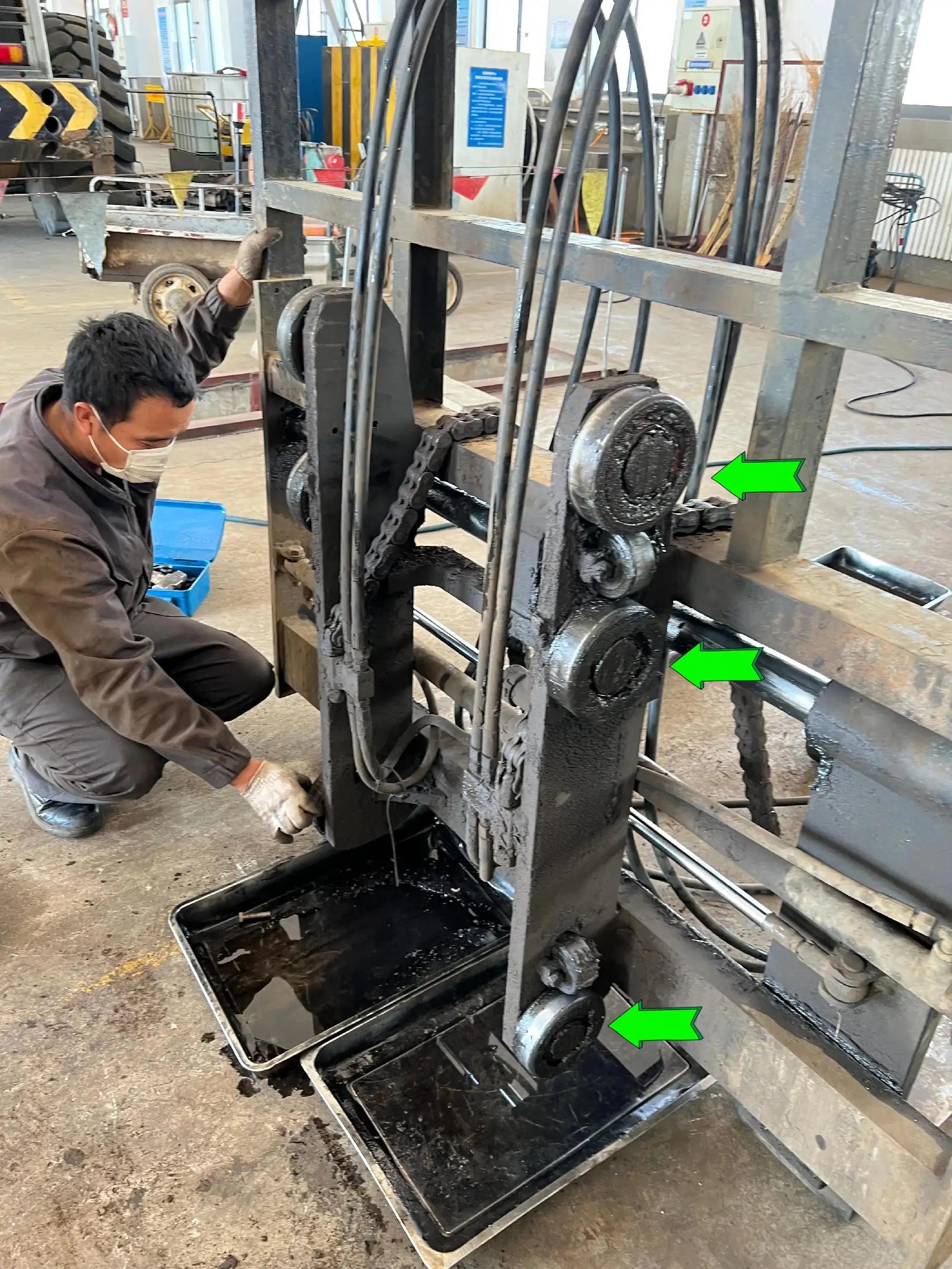 叉车换门架轴承多少钱,叉车门架轴承怎么换