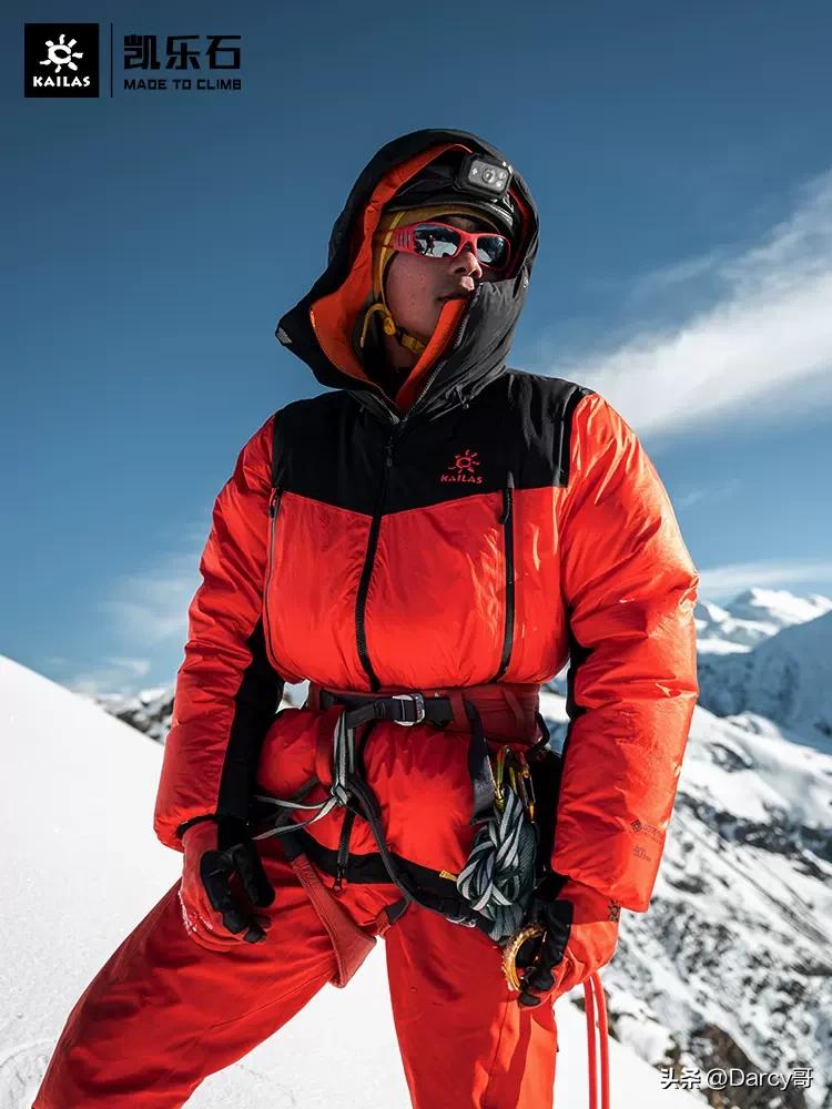 加拿大鹅北面始祖鸟,北面和始祖鸟哪个更有性价比