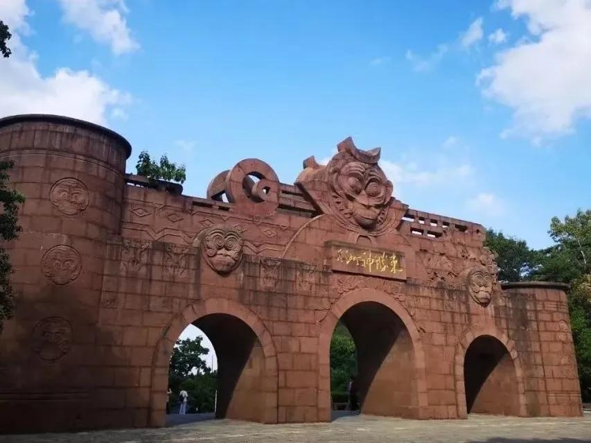 连云港到花果山多少公里,连云港旅游攻略花果山海边