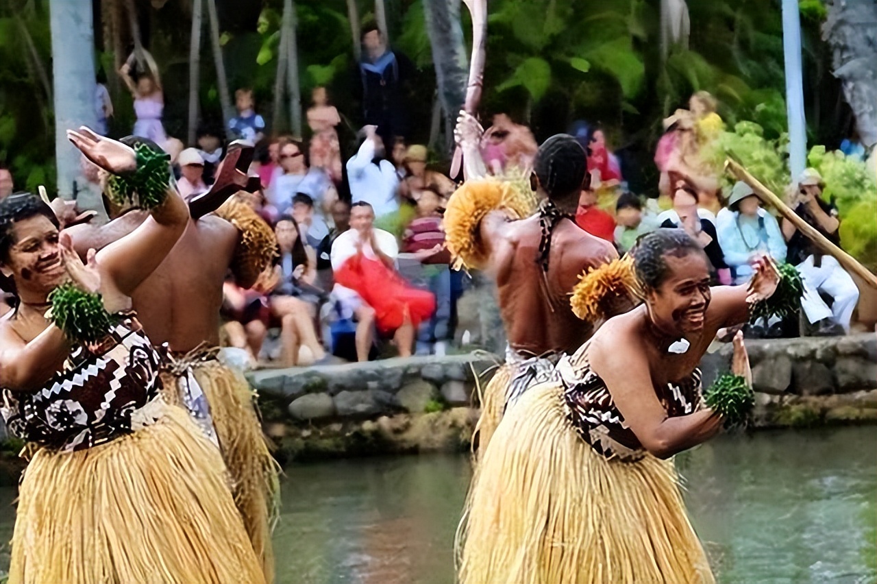 传统的萨摩亚人的房子,萨摩亚民族有多强壮