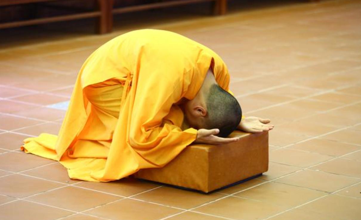 安徽高僧手抄经书卖50万，出门开奥迪，11年被捕牵出17年前灭门案