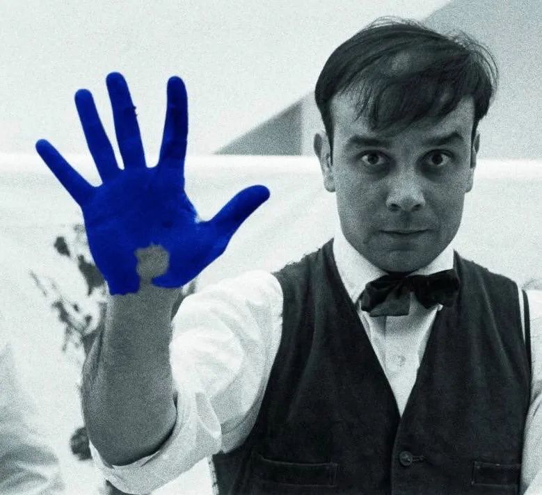 克莱因蓝背景图高级感,克莱因蓝设计