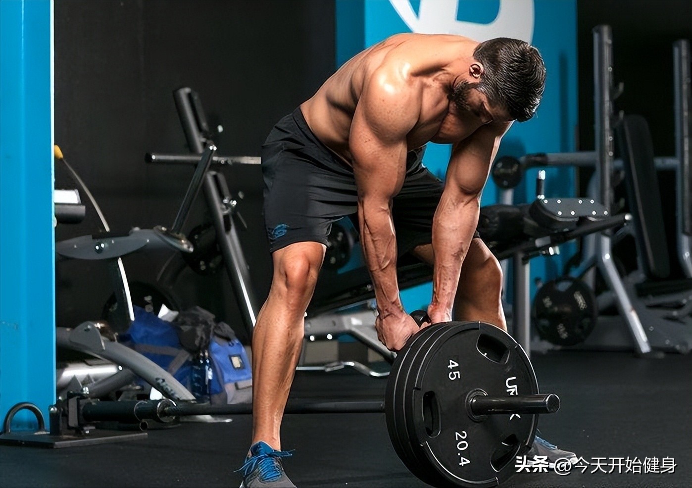巨石强森怎么练得如此强壮,巨石强森背部肌群训练视频