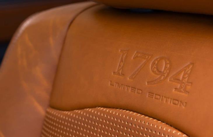 丰田塔库玛皮卡18款2.8t柴油版,丰田皮卡lc79单排双门4.2l柴油版