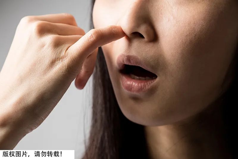 在小小的耳朵里挖呀挖呀挖？快住手，这样挖可能让你悔断肠…