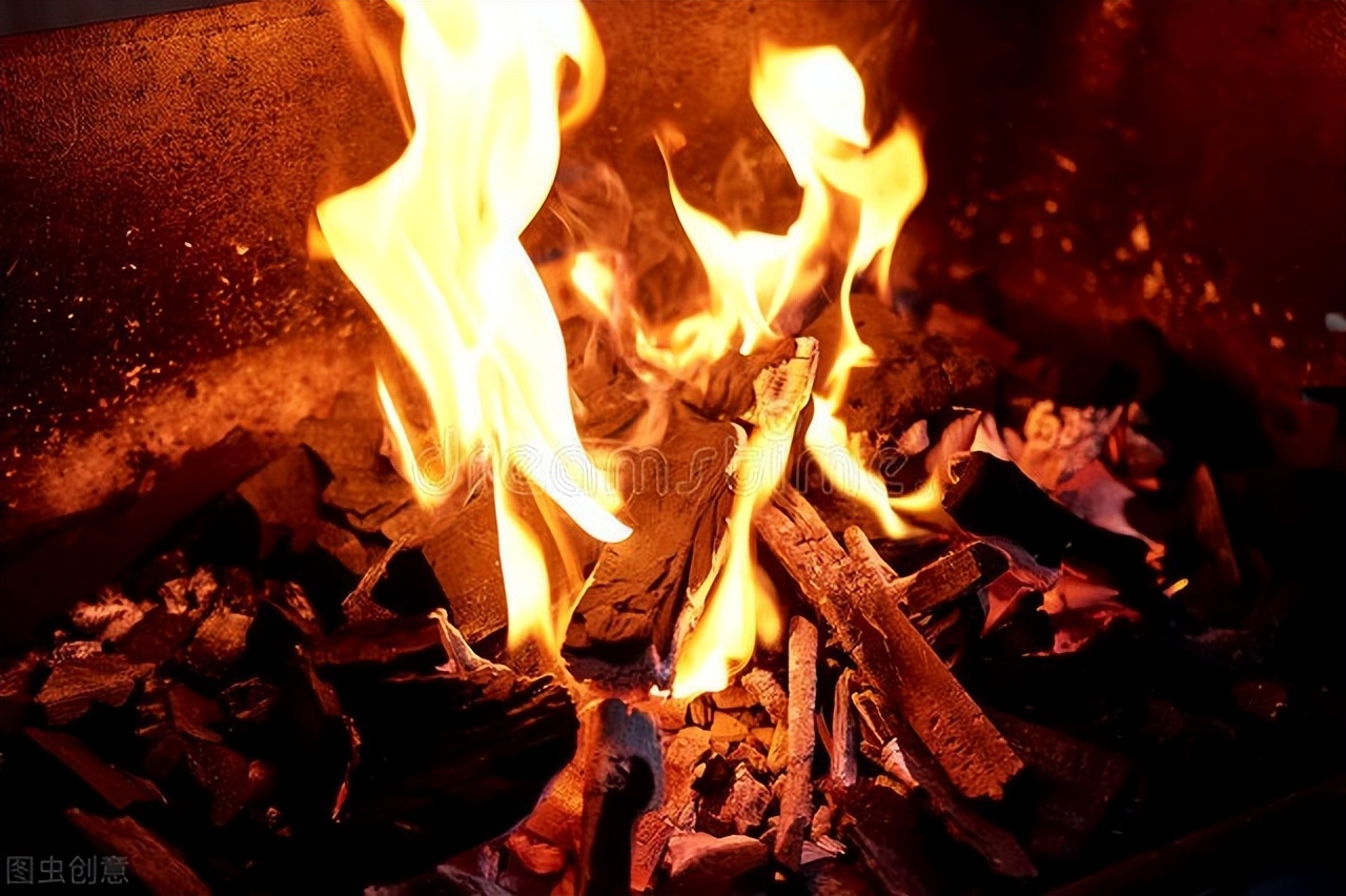 江西陈大姐开烧烤店，利用“免费烧烤”赚了230万，这策略真牛