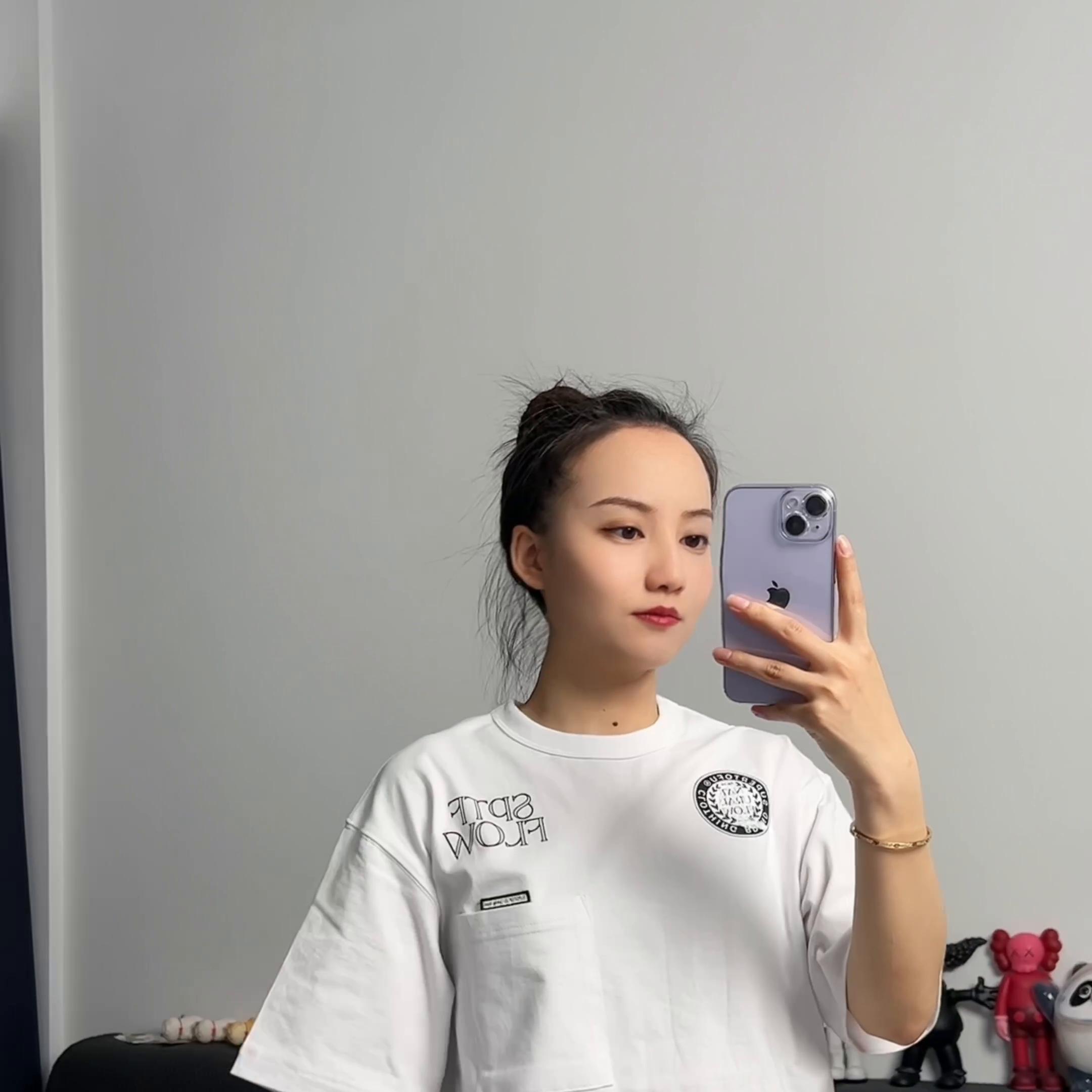 SUPERTOFU短袖口袋T恤测评，视频里面还忘记说了...