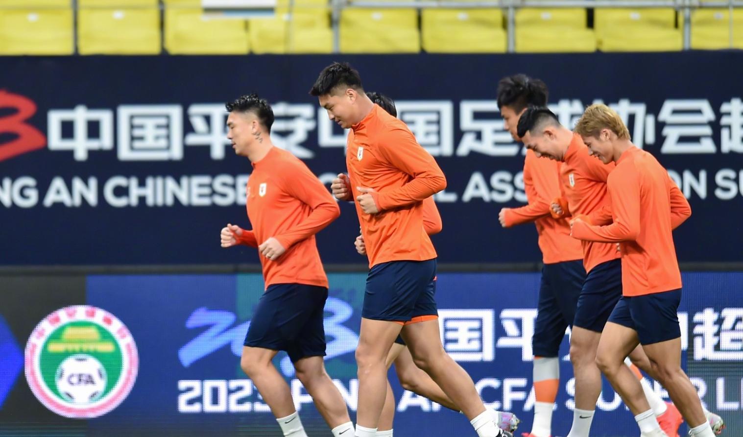 曝郝伟被带走调查,郝伟回应球队负面新闻