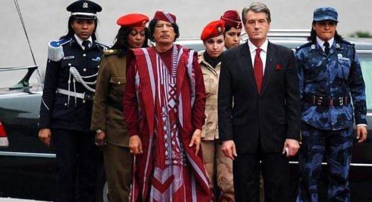 1982年卡扎菲访华，与*小平邓**谈话态度傲慢，邓公回应让其颜面尽失