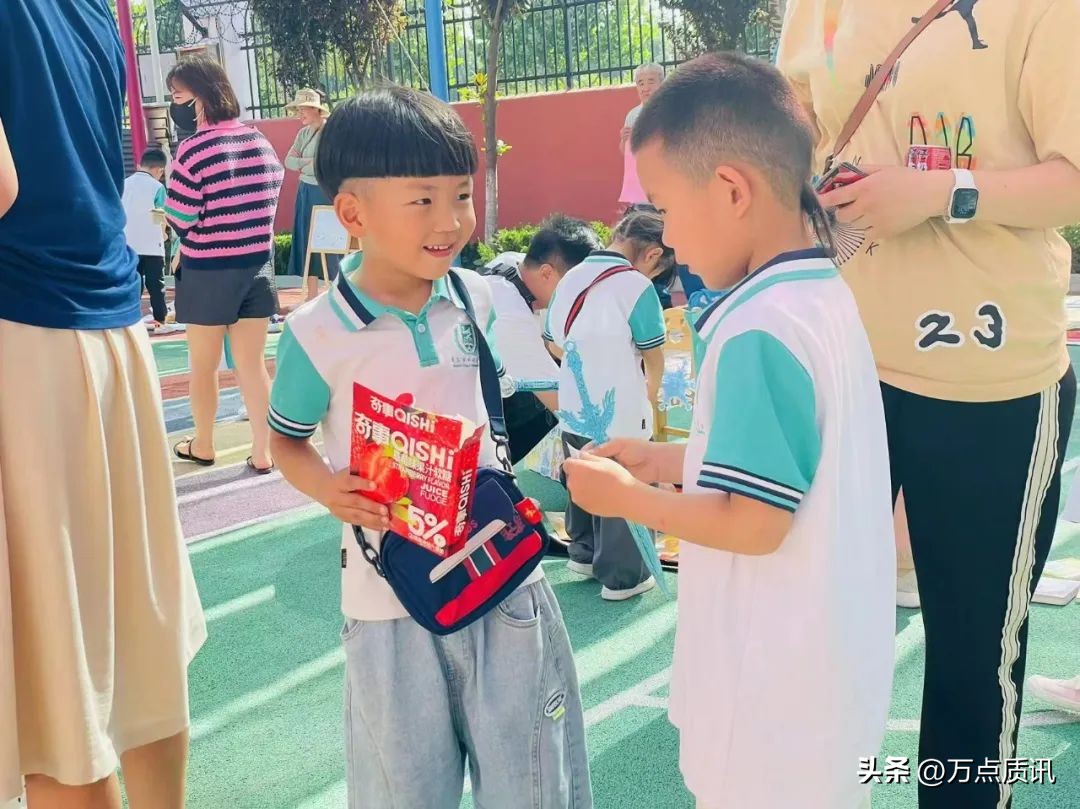 展才艺、练市场、摘葡萄、看电影…幼儿园“六一”主题周精彩回眸