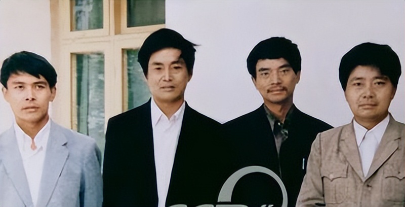 贫困夫妻养出四个亿万富翁，四兄弟共造商业帝国，却历经两次分家