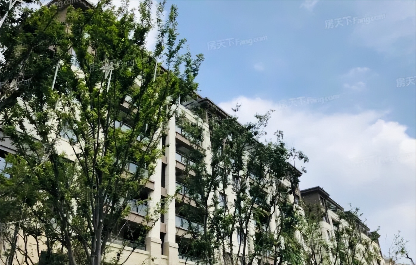 扬州2021房价下跌最惨名单,降价4000多业主砸售楼处