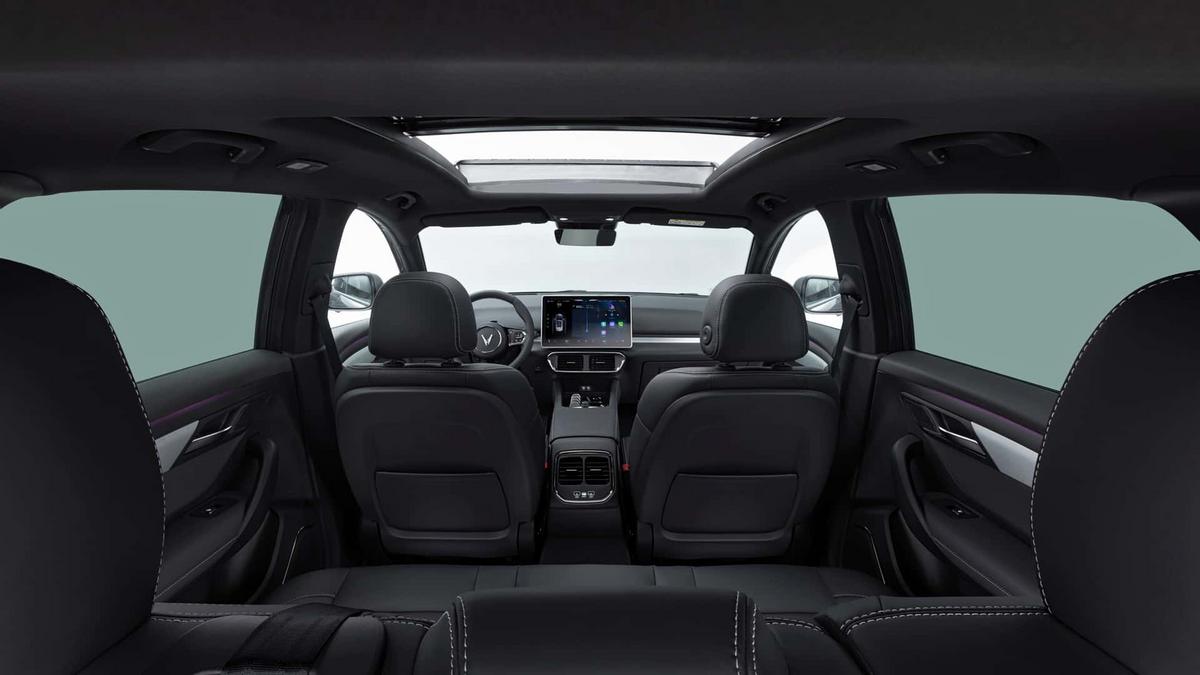 越南电动车vinfast试驾,美国车评人评价越南vinfast电车