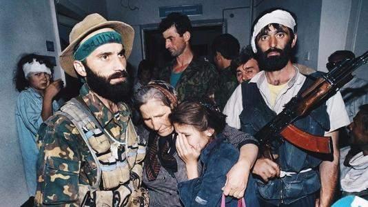 车臣第一悍匪号称别斯兰屠夫的巴萨耶夫，到底多猖狂结局又如何？