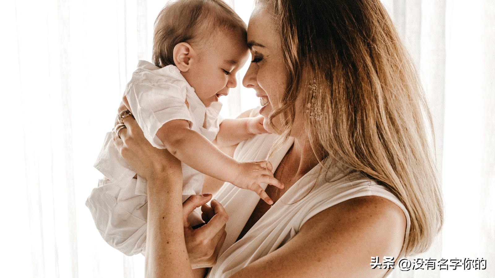 宝宝后脚跟是尖的吗,婴儿后脚跟细