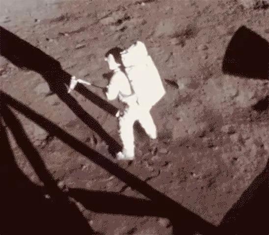 阿波罗登月真的吗,阿波罗登月是真的吗