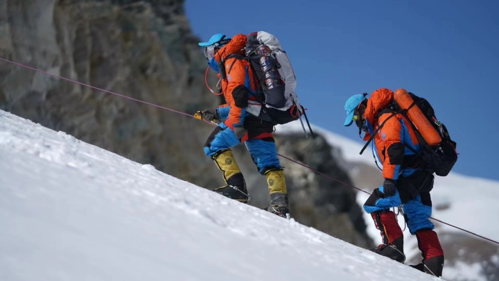 珠峰死亡区多少人,珠峰死亡人数