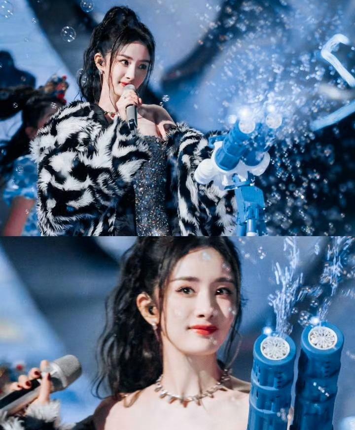 杨幂穿连体衣,杨幂穿连体花苞服