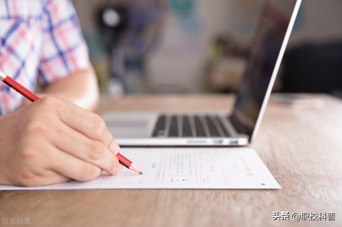 初中毕业能考函授大专吗,初中毕业报考成人大专要考哪些科